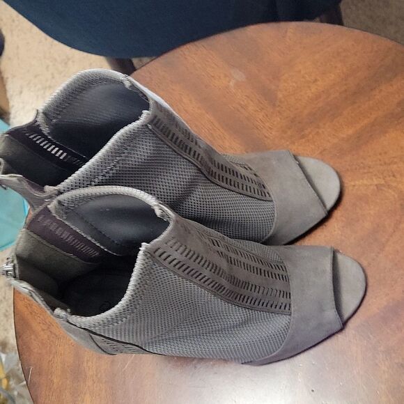 QUPID FAUX SUEDE HIGH HEEL BACK ZIPPER OPEN TOE BOOTIES - Picture 5 of 16